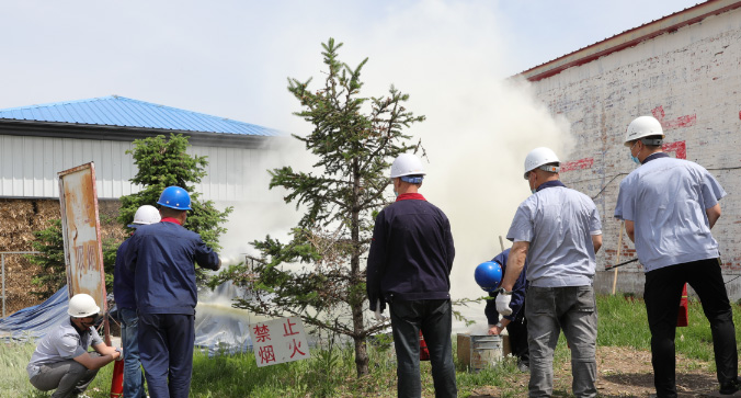 海倫市利民萬佳鍋爐開展政企聯動安全生產應急演練活動